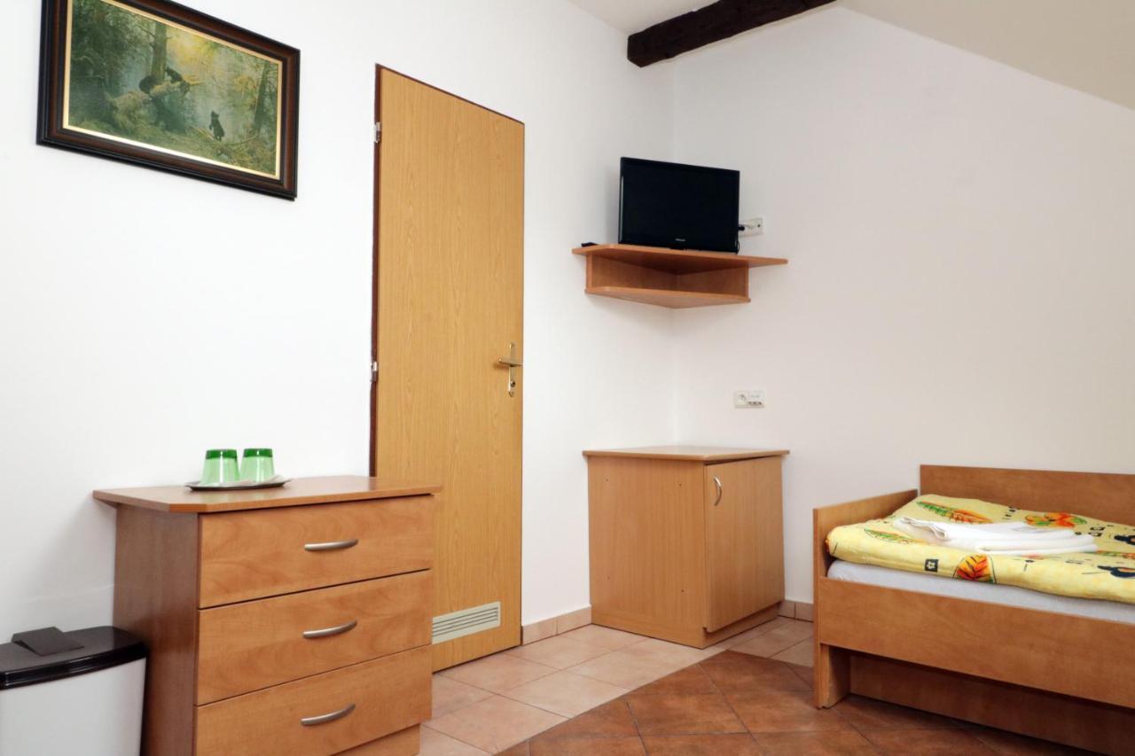 Penzion Hurka Hotell Dolni Libchavy Exteriör bild