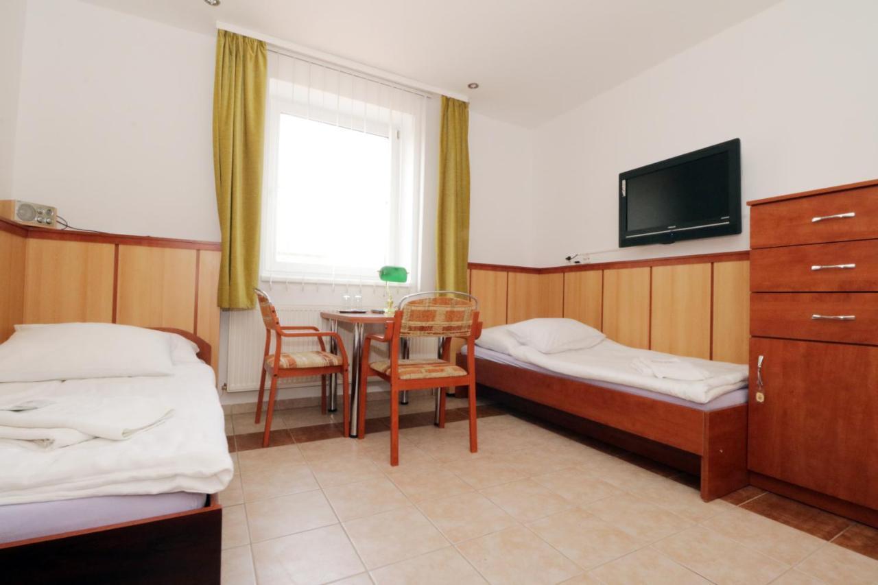 Penzion Hurka Hotell Dolni Libchavy Exteriör bild