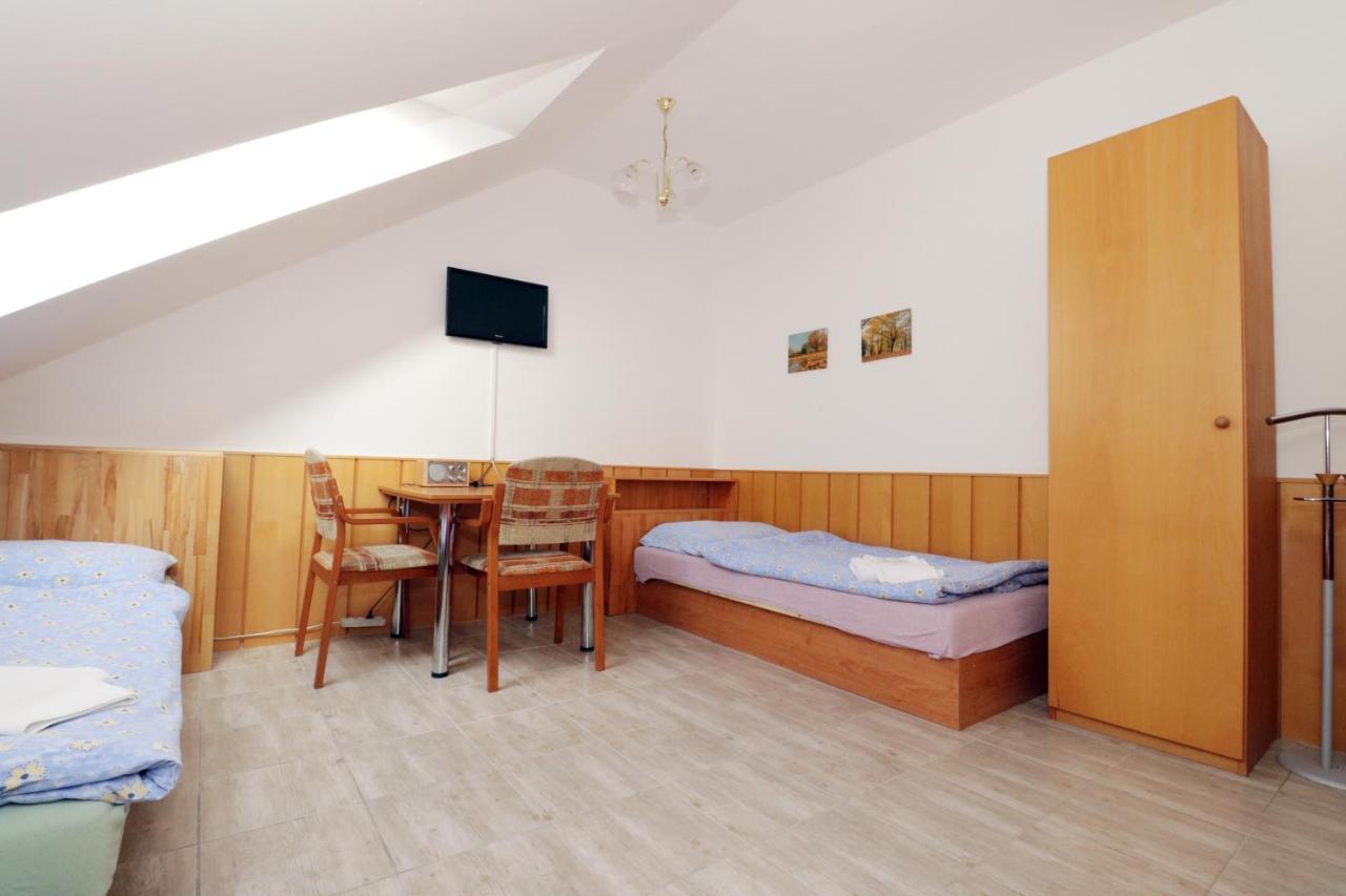 Penzion Hurka Hotell Dolni Libchavy Exteriör bild