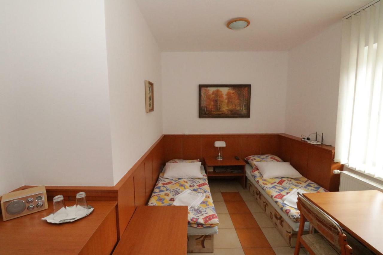 Penzion Hurka Hotell Dolni Libchavy Exteriör bild