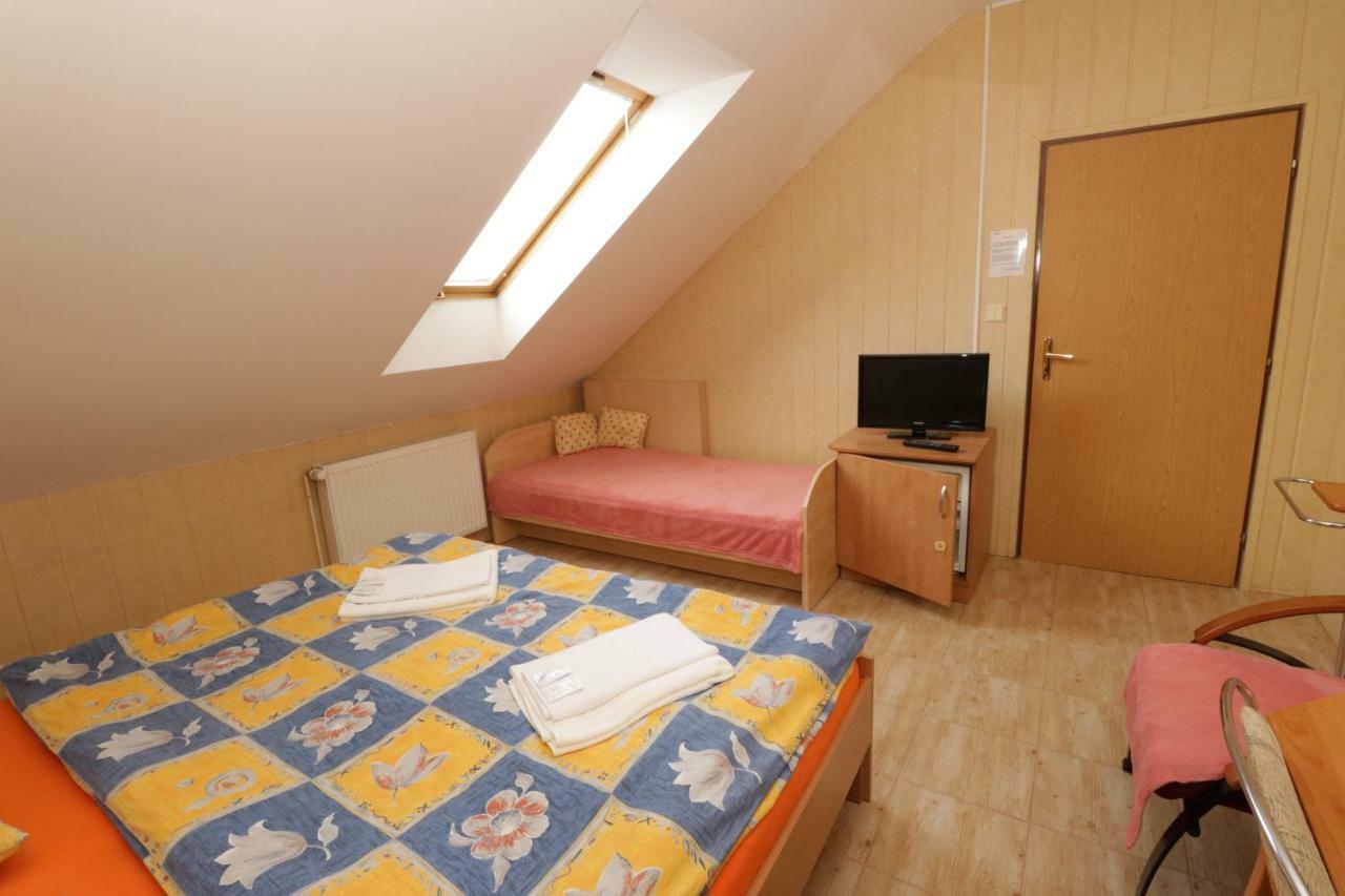 Penzion Hurka Hotell Dolni Libchavy Exteriör bild