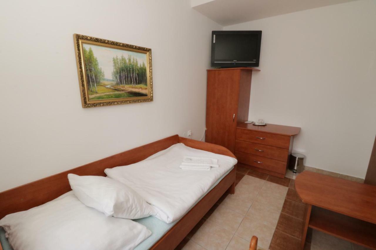 Penzion Hurka Hotell Dolni Libchavy Exteriör bild