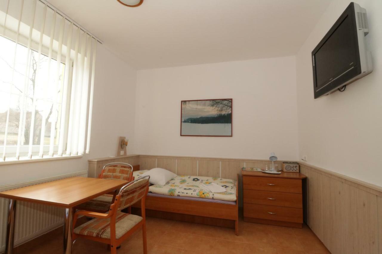 Penzion Hurka Hotell Dolni Libchavy Exteriör bild