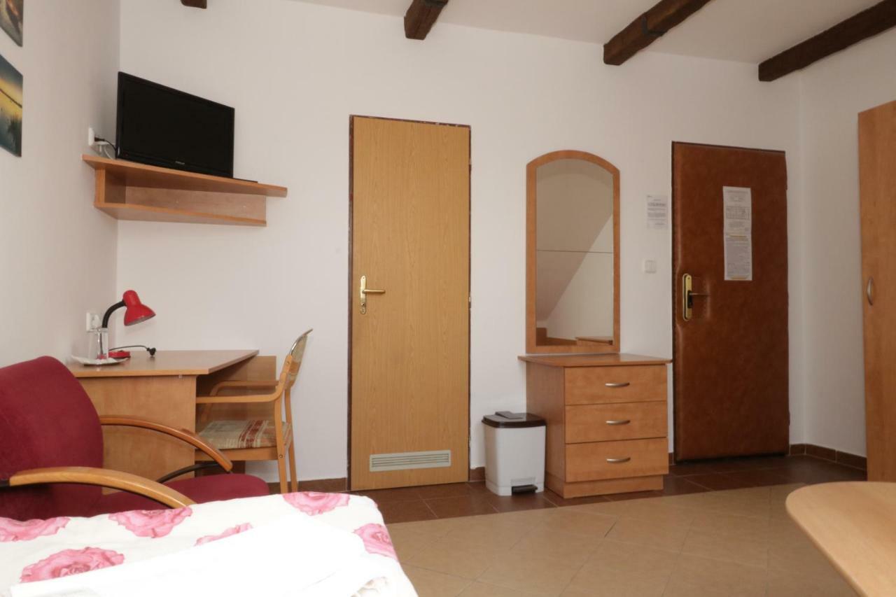 Penzion Hurka Hotell Dolni Libchavy Exteriör bild