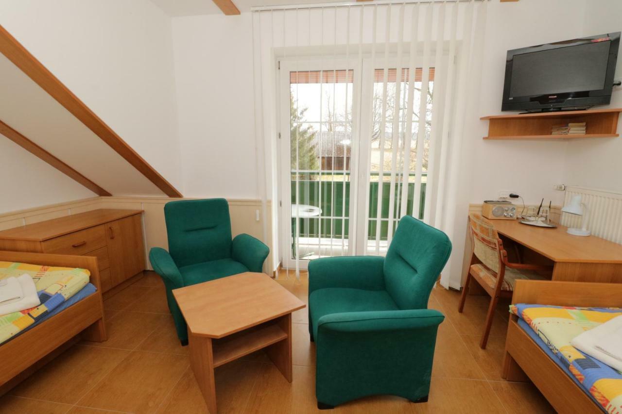 Penzion Hurka Hotell Dolni Libchavy Exteriör bild