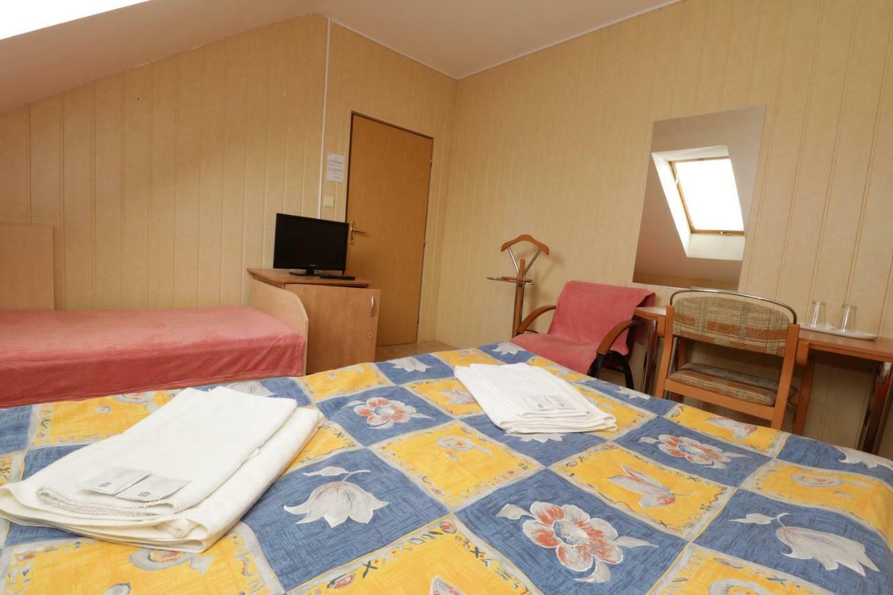 Penzion Hurka Hotell Dolni Libchavy Exteriör bild