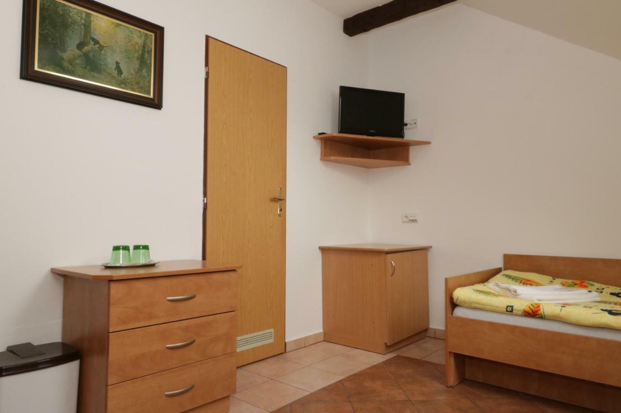 Penzion Hurka Hotell Dolni Libchavy Exteriör bild
