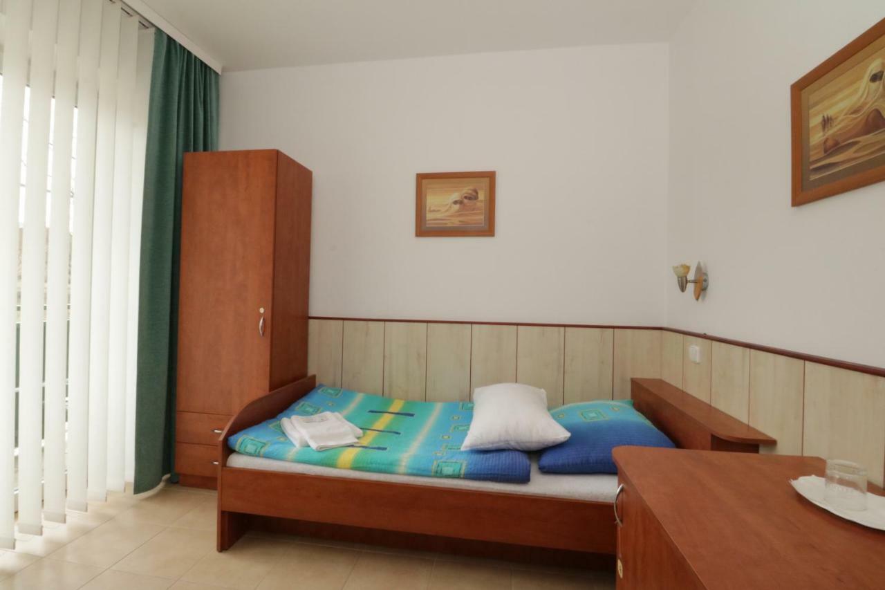 Penzion Hurka Hotell Dolni Libchavy Exteriör bild