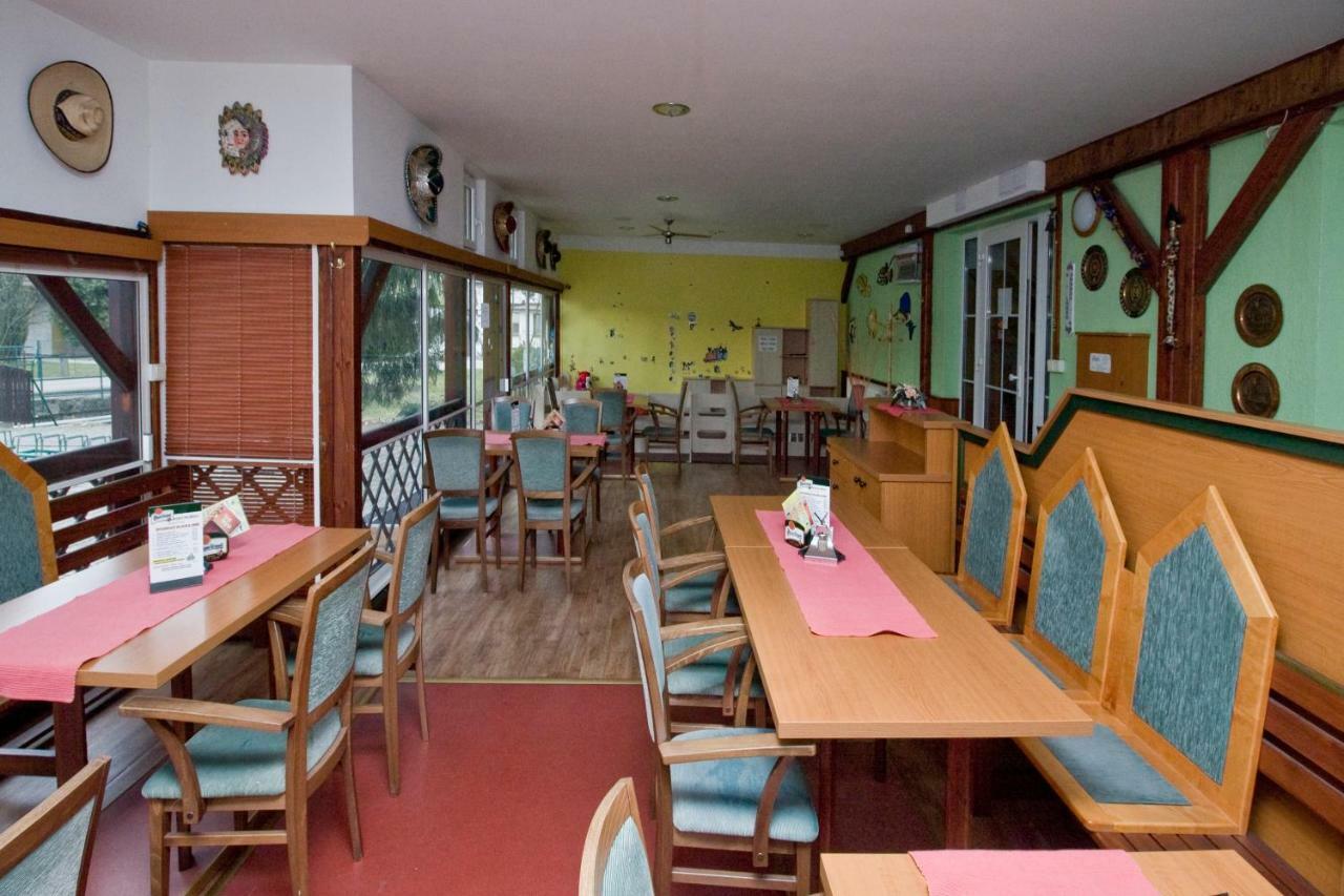 Penzion Hurka Hotell Dolni Libchavy Exteriör bild