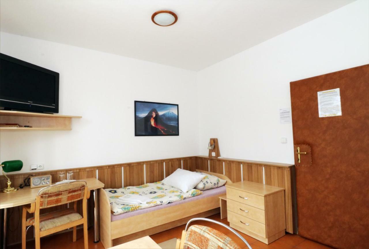 Penzion Hurka Hotell Dolni Libchavy Exteriör bild